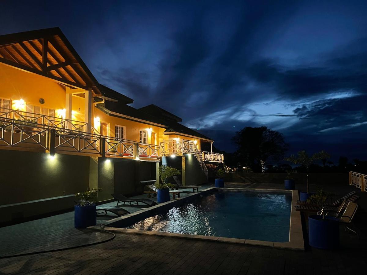 The Victory Villa Parrot Hall Bagian luar foto